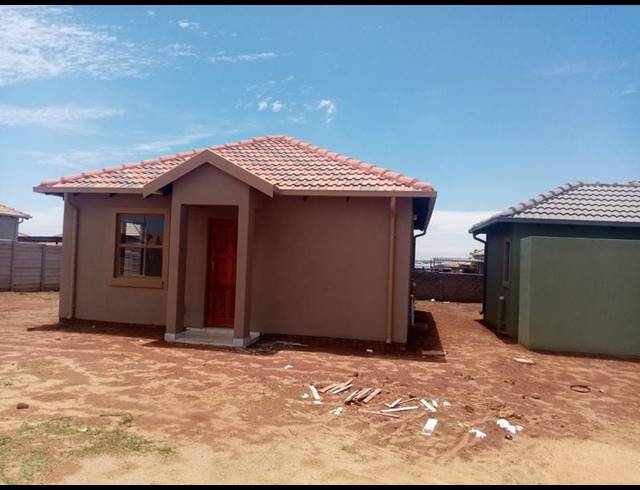 3 BEDROOM HOUSE FOR SALE IN WESTONARIA